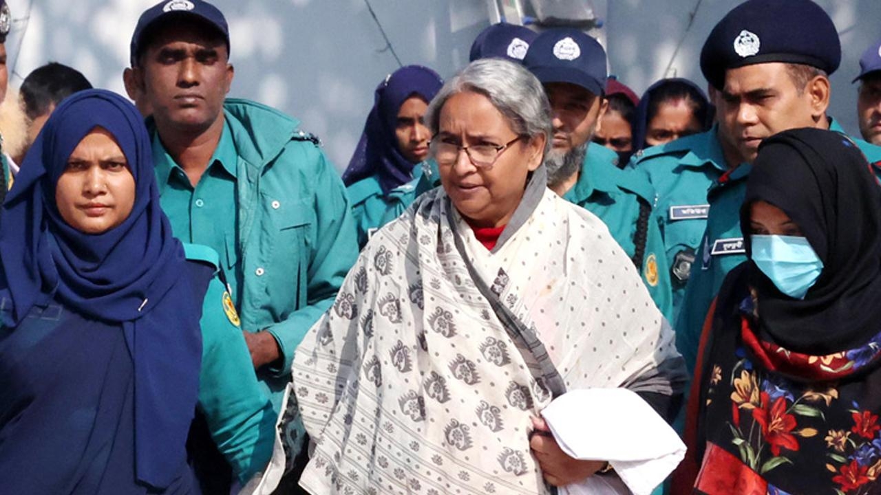 জামিন নয়, ঘরে ফেরারও তাড়া নেই-ট্রাইব্যুনালে আবেগঘন দীপু মনি