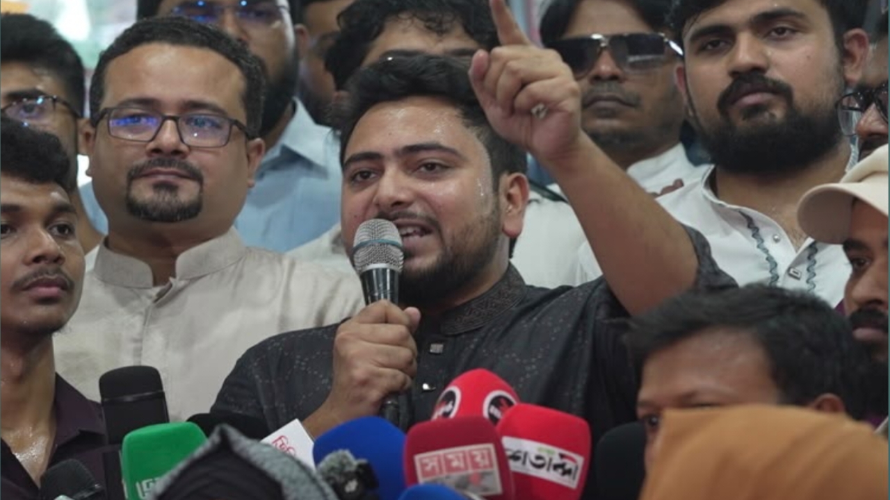 সিটি করপোরেশন, পৌরসভা ও জেলা পরিষদের প্রশাসকরা নির্বাচনে অংশ নিতে পারবেন না: নাহিদ