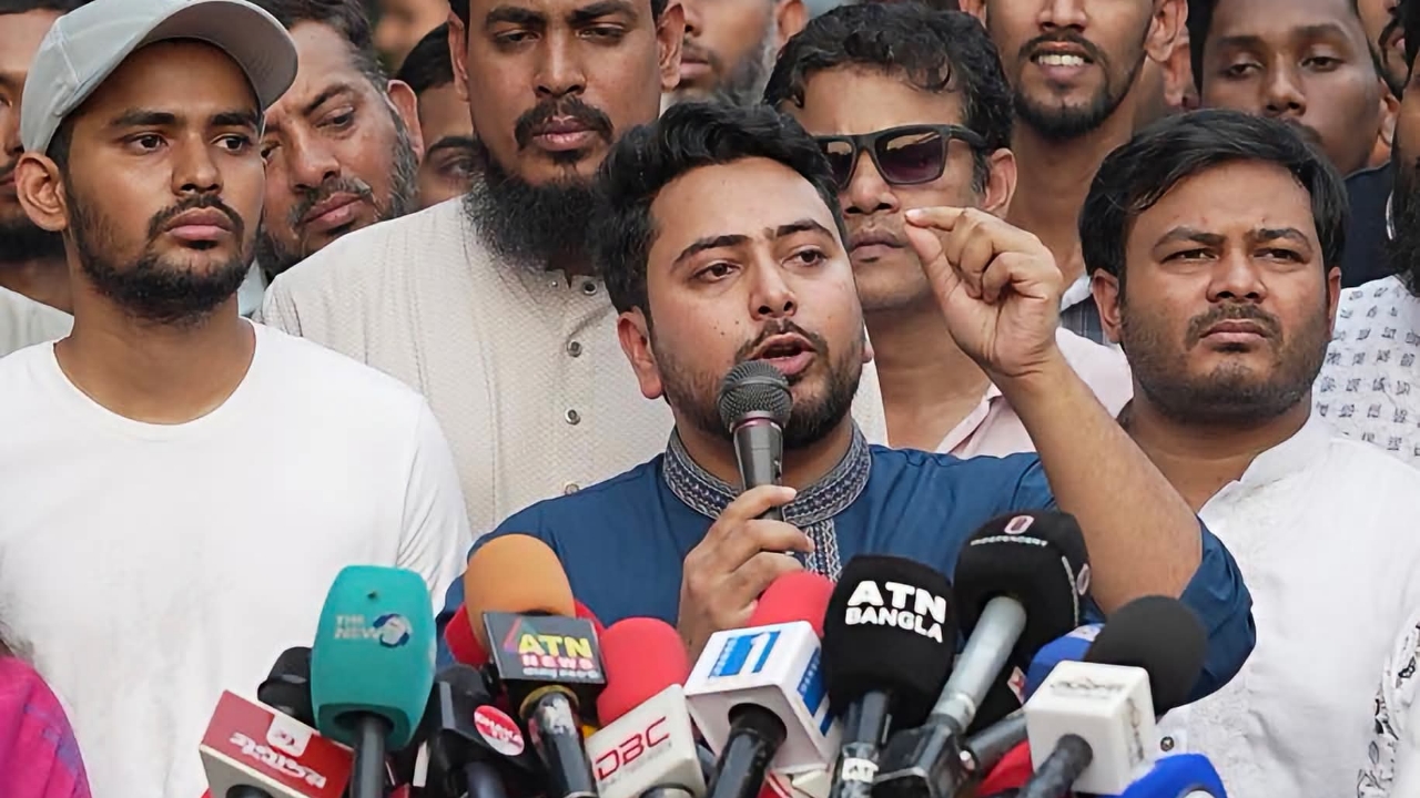 শেখ হাসিনার তিন সংসদ অবৈধ ঘোষণা করেনি সরকার: নাহিদ ইসলাম
